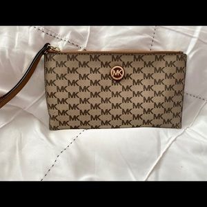 Authentic Michael Kors Wristlet